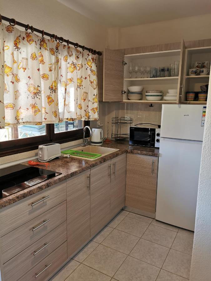 Orange_Blue_Аpartment N2 Near Sea Apartment Ханиоти Екстериор снимка